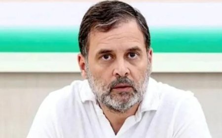 മഹാരാഷ്ട്രക്ക് സമാനമായി ബിഹാറിലും തെരഞ്ഞെടുപ്പ് കമ്മീഷൻ അട്ടിമറിക്ക് ശ്രമിക്കുന്നു.  തെരഞ്ഞെടുപ്പ് ഉദ്യോഗസ്ഥർ ബിജെപിയുടെയും ആർഎസ്എസിന്റെയും ഭാഷയിലാണ് സംസാരിക്കുന്നത്:  രാഹുൽ ഗാന്ധി