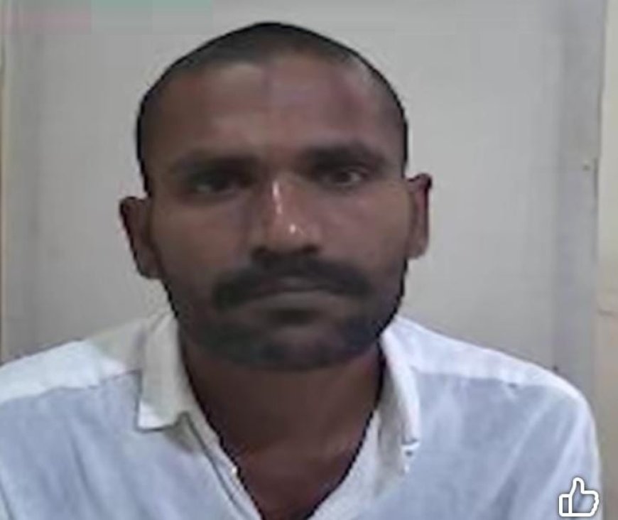 കോളിളക്കം സൃഷ്ടിച്ച കൊലക്കേസ് പ്രതി ഗോവിന്ദച്ചാമി ജയിൽ ചാടി