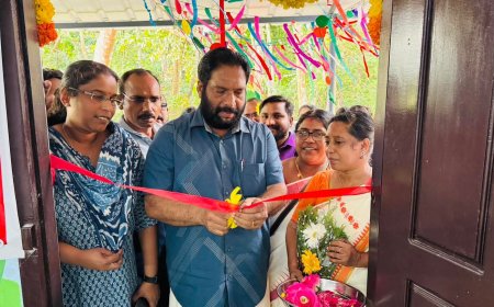 വർക്കല ബ്ലോക്ക് പഞ്ചായത്ത് 2024-25 വാർഷിക പദ്ധതിയിൽ ഉൾപ്പെടുത്തി 35 ലക്ഷം രൂപ ചെലവിൽ നിർമ്മാണം പൂർത്തീകരിച്ച ഇടവ ഗ്രാമപഞ്ചായത്തിലെ പാറയിൽ അംഗനവാടി കെട്ടിടം സിപിഎം ജില്ലാ സെക്രട്ടറി അഡ്വ:വി. ജോയി എം. എൽ. എ ഉദ്ഘാടനം ചെയ്തു.