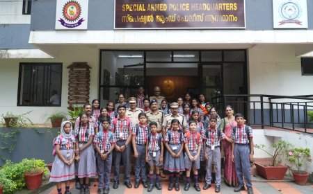 2025 ഇൻഡിപെൻഡൻസ് ഡേ ആഘോഷങ്ങളുടെ ഭാഗമായി വിദ്യാർത്ഥികൾ  പോലീസ് സ്റ്റേഷനുകൾ സന്ദർശിച്ചു.