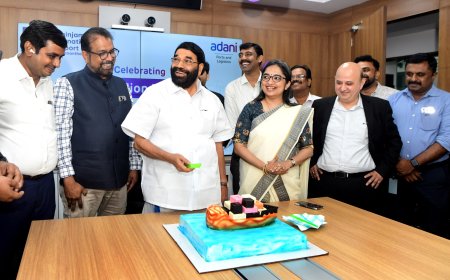 *ഒമ്പത് മാസത്തിനുള്ളിൽ 10 ലക്ഷം കണ്ടെയ്നറുകൾ; ലോകോത്തര നേട്ടം കൈവരിച്ച് വിഴിഞ്ഞം: മന്ത്രി വി. എന്‍ വാസവന്‍*