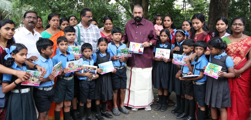 പാലോട് പച്ച ദേവസ്വം ബോർഡ് എൽ പി സ്കൂളിലെ നാലാം ക്ലാസിൽ പഠിക്കുന്ന 12 കുട്ടികൾ എഴുതിയ കൈപുസ്തകം മന്ത്രി വി.ശിവൻകുട്ടി പ്രകാശനം ചെയ്യുന്നു