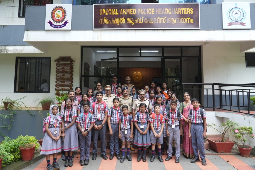 2025 ഇൻഡിപെൻഡൻസ് ഡേ ആഘോഷങ്ങളുടെ ഭാഗമായി വിദ്യാർത്ഥികൾ  പോലീസ് സ്റ്റേഷനുകൾ സന്ദർശിച്ചു.