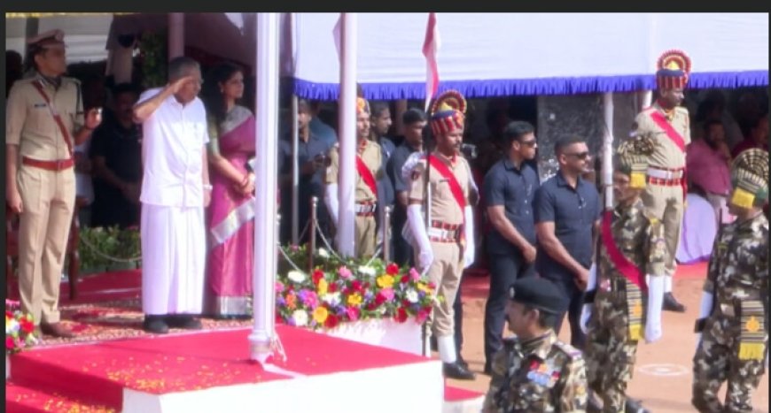 സ്വാതന്ത്ര്യനിറവില്‍ രാജ്യം: ‘ജനാധിപത്യം സംരക്ഷിക്കപ്പെടണം’; തിരുവനന്തപുരം സെന്‍ട്രല്‍ സ്റ്റേഡിയത്തില്‍ പതാക ഉയര്‍ത്തി മുഖ്യമന്ത്രി