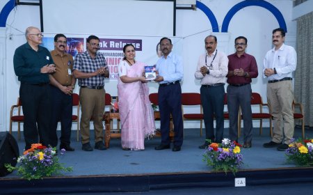 ക്ലിനിക്കല്‍ കാര്‍ഡിയോളജി പുസ്തക പ്രകാശനം മന്ത്രി വീണാ ജോര്‍ജ് നിര്‍വഹിച്ചു