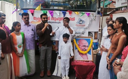 പ്രേം നസീർ സുഹൃത് സമിതി ഗാന്ധി വെളിച്ചം പരിപാടി  സംഘടിപ്പിച്ചു.