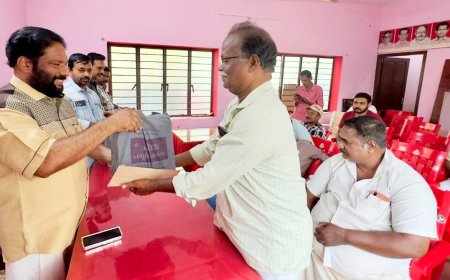 പുസ്തകം വിതരണം ചെയ്തു