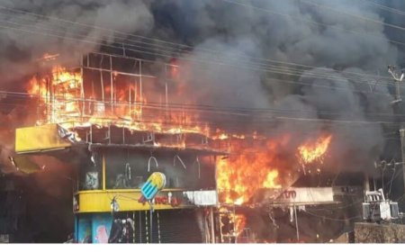 തളിപ്പറമ്പ് നഗരത്തില്‍ വന്‍ തീപിടിത്തം*