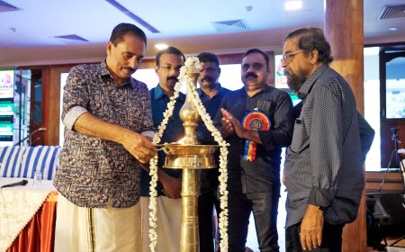 കലാകൗമുദിയുടെ ഒരു വർഷം നീണ്ടുനിൽക്കുന്ന ഗോൾഡൻ ജൂബിലി ആഘോഷങ്ങൾക്ക് ഇന്ന് കൊല്ലത്ത് തുടക്കമായി.