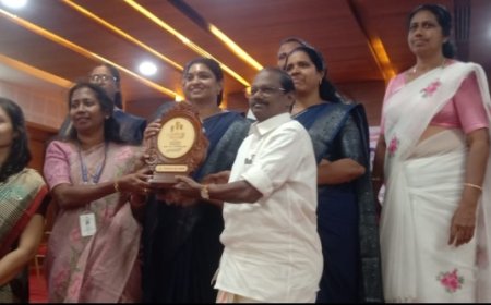 തിരുവനന്തപുരം ജില്ലാ പഞ്ചായത്തിന്റെ അവാർഡുകൾ ഏറ്റുവാങ്ങി അധ്യാപകരും,പിടിഎയും!*