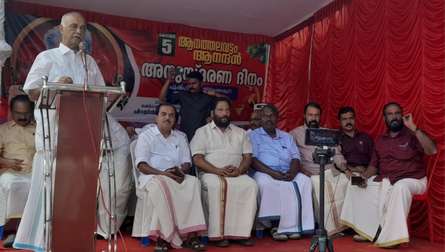 ആനത്തലവട്ടം ആനന്ദൻ തൊഴിലാളിവർഗ്ഗത്തിന്റെ അവകാശങ്ങൾക്കും ഉന്നമനത്തിനും വേണ്ടി അന്ത്യശ്വാസം വരെ പോരാടിയ സമാനകതകളില്ലാത്ത തൊഴിലാളി നേതാവ് : മുൻ മന്ത്രി എളമരം കരിം 