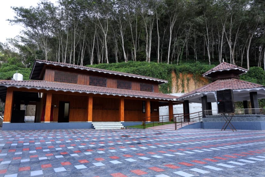 *നിത്യത യിലേക്കുള്ള യാത്രക്ക് 'തണലൊരുക്കി' ആര്യനാട്*