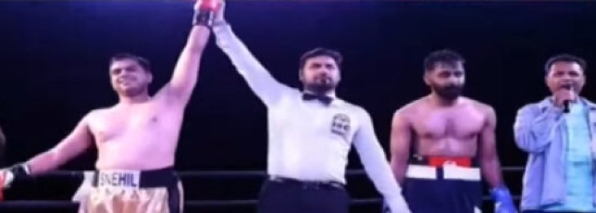 ഇടിക്കൂട്ടിലെ ജേതാവായി കോഴിക്കോട് കളക്ടർ; ബോക്സിങ് റിങിൽ കയറിയത് ‘വെല്ലുവിളിയാകാം ലഹരിയോട്’ എന്ന മുദ്രാവാക്യം ഉയര്‍ത്തി