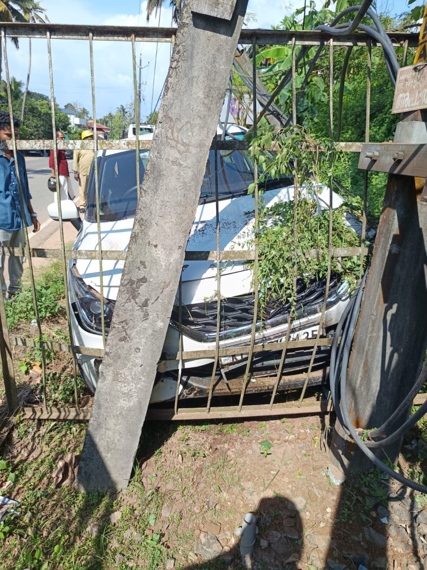 നഗരൂർ പാറമുക്കിൽ നിയന്ത്രണം തെറ്റിയ കാർ ട്രാൻസ്ഫോമറിന്റെ കമ്പിവേലിയും പോസ്റ്റും തകർത്തു