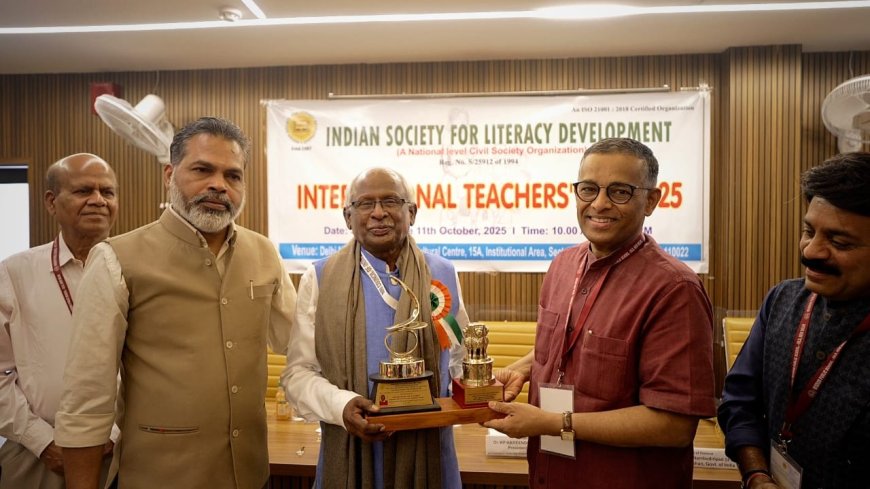 പ്രവാസി ബന്ധു ഡോ. അഹമ്മദിന്ബെസ്റ്റ് ലീഡർഷിപ്പ് അവാർഡ് നൽകി.