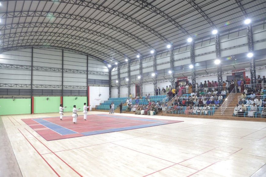  *ഇൻഡോർ സ്റ്റേഡിയം ഉദ്ഘാടനം ചെയ്തു* 