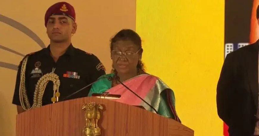 *മനുഷ്യത്വം പറഞ്ഞുതന്ന ഗുരുവായിരുന്നു ശ്രീനാരായണ ഗുരുവെന്ന് രാഷ്‌ട്രപതി ദ്രൗപതി മുർമു* 