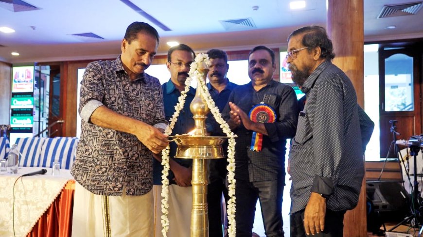 കലാകൗമുദിയുടെ ഒരു വർഷം നീണ്ടുനിൽക്കുന്ന ഗോൾഡൻ ജൂബിലി ആഘോഷങ്ങൾക്ക് ഇന്ന് കൊല്ലത്ത് തുടക്കമായി.