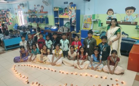 കേരളത്തെ മൺചെരാതിൽ ഒരുക്കി