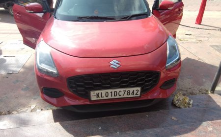 തിരുവനന്തപുരം പേട്ട പള്ളിമുക്കിൽ മരുതോടം ഗ്രൂപ്പ്‌ ഓഫ്ഫ്ലാറ്റിനു സമീപം റെഡ് കളർkL01DC 7842കാറിൽ ഡ്രൈവർ സീറ്റിൽ ഉദ്ദേശം ഒരു 50 വയസ്സ് പ്രായം തോന്നിക്കുന്ന ആളെ മരിച്ച നിലയിൽ കാണപ്പെട്ടു.പേട്ട പോലീസ് കേസെടുത്തിട്ടുണ്ട്.പേട്ട പോലീസ് കേസെടുത്തിട്ടുണ്ട്. സ്റ്റേറ്റ് ബാങ്ക് ഓഫ് ഇന്ത്യയിൽ ഇടപാടിനായി വന്ന  വ്യക്തിയാണ് മരണപ്പെട്ടതായി കാണപ്പെട്ടത്. ക്ലീനിങ് സ്റ്റാഫ് ആണ് സംഭവം ആദ്യം കണ്ടത്.