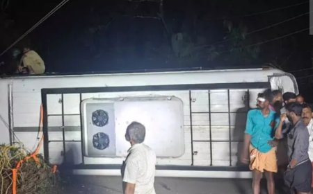 കോട്ടയത്ത് വിനോദ സഞ്ചാരികൾ സഞ്ചരിച്ച വാൻ കാറുമായി കൂട്ടിയിടിച്ച് അപകടം.