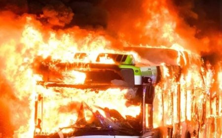 മദീനയ്ക്ക് സമീപം ബസ്സും ഇന്ധന ടാങ്കറും കൂട്ടിയിടിച്ച് 11 കുട്ടികൾ ഉൾപ്പെടെ 42 ഇന്ത്യൻ തീർത്ഥാടകർ മരണപ്പെട്ടു