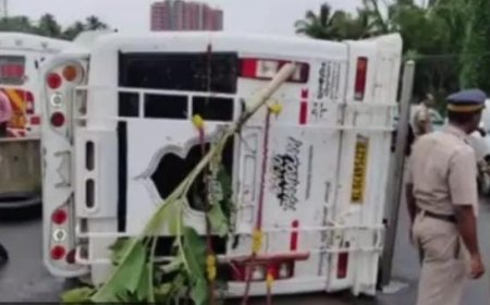 ശബരിമല തീർത്ഥാടകർ സഞ്ചരിച്ച വാഹനം അപകടത്തിൽപ്പെട്ടു.