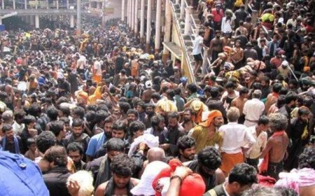 ശബരിമലയിൽ ഇന്നും വൻ ക്തേജനത്തിരക്ക്*