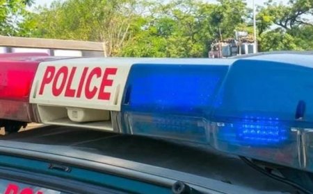 പശ്ചിമ ബംഗാളിൽ തൃ ണമൂൽ കോൺഗ്രസ് നേതാവ് വെടിയേറ്റ് മ രിച്ചു. ആക്രമണത്തിൽ പരിക്കേറ്റ അനുയായി ഗുരുതരാവസ്ഥയിൽ. ബൈക്കുകളിലെത്തി വെടിയുതിർത്ത അക്രമി കൾക്കായി അന്വേഷണം ഊർജിതമാക്കി പോലീസ്