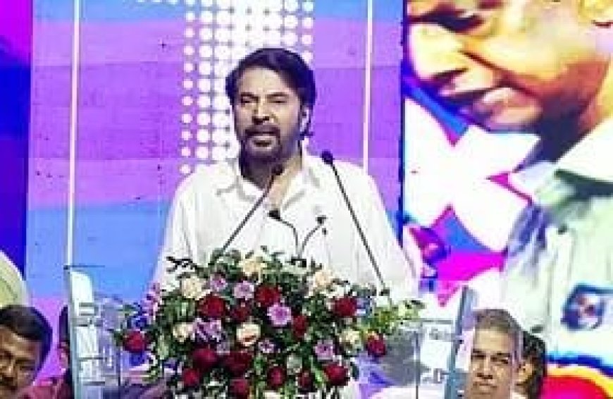 *അതിദാരിദ്ര്യം മാത്രമേ മാറിയിട്ടുള്ളൂ, ദാരിദ്ര്യം മാറിയിട്ടില്ല ; മമ്മൂട്ടി*