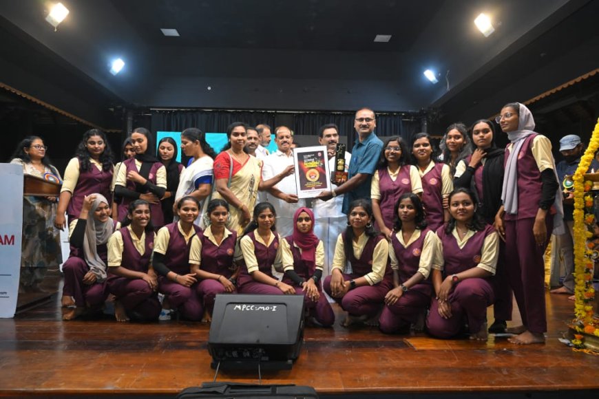 ഫോട്ടോ :കോവളം ഡോ :എ. പി ജെ അബ്ദുൽകലാം സ്റ്റഡി സെന്ററിന്റെ മികച്ച സ്കൂളിനുള്ള എക്സ്‌ലൻസ് കേരളീയം പുരസ്‌കാരം കേരള പിറവിദിനത്തിൽ വെങ്ങാനൂർ ഗേൾസ് ഹയർ സെക്കന്റ്റി സ്കൂൾ ഏറ്റുവാങ്ങിയപ്പോൾ.