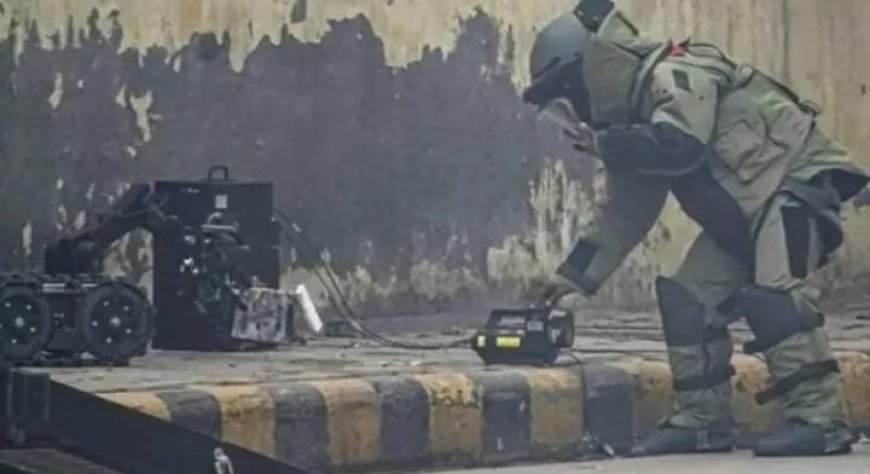 നൗഗാം പോലീസ് സ്റ്റേഷൻ സ്ഫോടനത്തിൽ 9 പേർ കൊല്ലപ്പെട്ടതിന് പിന്നാലെ രജൗറിയിൽ നിയന്ത്രിത സ്ഫോടനത്തിലൂടെ ഐഇഡി നശിപ്പിച്ചു