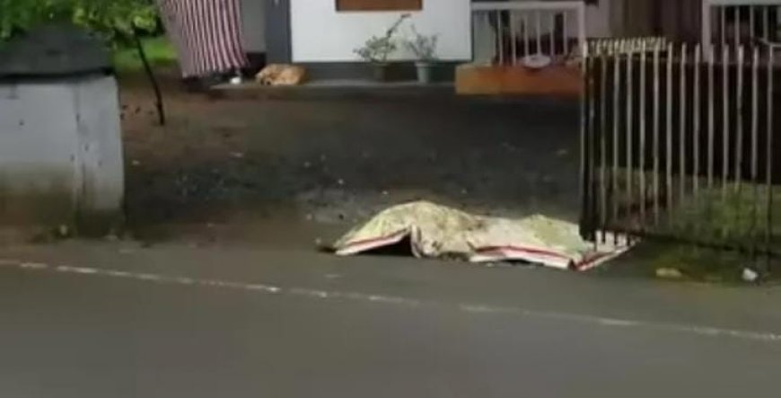 കോട്ടയം നഗരത്തിലെ കൊലപാതകം, കൊല്ലപ്പെട്ട യുവാവും കൂട്ടരും എത്തിയത് മയക്കുമരുന്നു വാങ്ങിയതുമായി ബന്ധപ്പെട്ട പണത്തെ ചൊല്ലിയുള്ള തർക്കത്തെ തുടർന്ന്. സംഘർഷത്തിനി ടെ മുൻ കൗൺസിലറുടെ മകൻ കൈയിലിരുന്ന കത്തിക്കു കുത്തുകയായിരുന്നു. പ്ര തിയെ പോലീസ് കസ്റ്റഡിയിൽ എടുത്തത് സാഹസികമായി