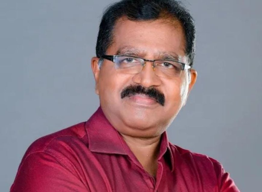 തൃപ്പൂണിത്തുറ നഗരസഭയിലേക്ക് എൽഡിഎഫിന് ആവേശമായി ടികെ രാമകൃഷ്ണന്റെ മകൻ എംആർ യതീന്ദ്രൻ മത്സരിക്കുന്നു. അച്ഛനിലുണ്ടായിരുന്ന അതേ സൗമ്യതയും, നാട്യമല്ലാത്ത വിനയം കലർന്ന പെരുമാറ്റവും യതീന്ദ്രന്റെ വിജയത്തിന് ഹേതുവാകുമെന്ന ആത്മവിശ്വാസത്തിൽ പ്രവർത്തകർ. യതീന്ദ്രനെസ്ഥാനാർത്ഥി ആക്കിയതിലൂടെ സിപിഎം ലക്ഷ്യം വെക്കുന്നത് തൃപ്പൂണിത്തുറ നഗരസഭയുടെ മൂന്നാംവട്ട ഭരണം