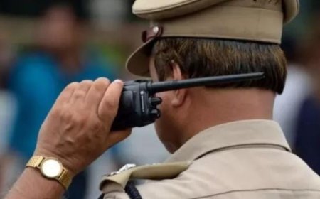 ഹോണടിച്ചതിന്റെ പേരിൽ തർക്കം; പേരാമംഗലത്ത് മൂന്ന് പേർക്ക് കുത്തേറ്റു.ആക്രമണത്തി ന് ശേഷം മറ്റൊരു സുഹൃത്തിന്റെ കാറിലാണ് പ്രതി കടന്നുകളഞ്ഞത്