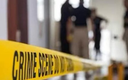 മകൻ അമ്മയെ അമ്മിക്കല്ല് കൊണ്ട് തലയ്ക്കടിച്ച് കൊലപ്പെടുത്തി.  നെടുമ്പാശേരി സ്വദേശി അനിതയാണ് കൊല്ലപ്പെട്ടത്.  കൊലപാതകം സ്വത്ത് തർക്കെത്തെ തുടർന്ന് മകൻ വിനു അറസ്റ്റിൽ