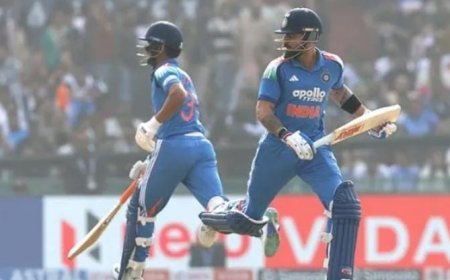 വീണ്ടും കോഹ്ലി ഷോ !  റായ്‌പൂർ ഏകദിനത്തിൽ  കോഹ്ലിക്ക് തുടർച്ചയായ രണ്ടാം സെഞ്ചുറി.  ഗെയ്ക്വാദിനും സെഞ്ചുറി, ഇന്ത്യ കൂറ്റൻ സ്കോറിലേക്ക്