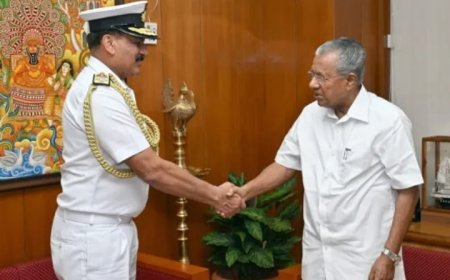 നാവിക സേനാ മേധാവി മുഖ്യമന്ത്രിയുമായി കൂടിക്കാഴ്ച നടത്തി