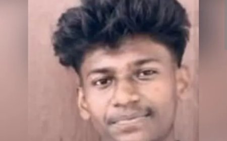 ഓടിക്കൊണ്ടിരുന്ന ഓട്ടോറിക്ഷയിൽ നിന്നും പുക ഉയർന്നു. ഓട്ടോറിക്ഷ റോഡരികിൽ നിർത്തി പരിശോധന നടത്തുന്നതിനിടെ കാർ വന്നിടിച്ചു. തിരുവഞ്ചൂരിലെ പള്ളിയിൽ മുത്തുക്കുട എടുക്കാൻ പോയി മടങ്ങിയ യുവാവിന് ദാരുണാന്ത്യം