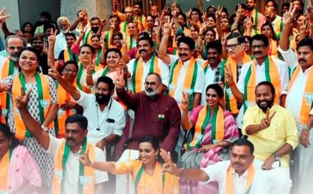 തിരുവനന്തപുരം നഗരസഭയിലേക്ക് തിരഞ്ഞടുത്ത ബി ജെ പി യുടെനിയുക്ത കൗൺസിലർമാരുടെ പ്രവർത്തനം ആരംഭിക്കുന്നത് ശ്രീപദ്മനാഭ സ്വാമി ക്ഷേത്രത്തിൻ്റെ കിഴക്കേ ഗോപുര നടയിൽ നിന്ന്.  