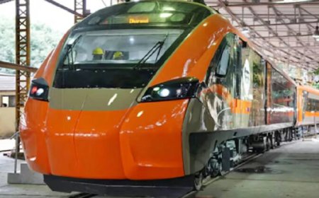 *ആദ്യത്തെ 12 വന്ദേഭാരത് സ്ലീപ്പർ ട്രെയിനുകളിൽ രണ്ടെണ്ണം കേരളത്തിന്; പരിഗണനയിൽ ഈ രണ്ട് റൂട്ടുകൾ* 