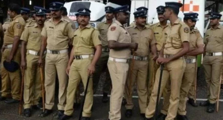 മുഖ്യമന്ത്രിയുടെ ഔദ്യോഗിക വസതിയായ ക്ലിഫ് ഹൗസിന് ബോംബ് വെച്ച് തകർക്കുമെന്ന് ഭീഷണി. ഇരട്ട സ്ഫോടനം നടത്തുമെന്ന സന്ദേശം എത്തിയത് ഇമെയിൽ വഴി.നേരത്തെ വഞ്ചിയൂർ കോടതി, പൊലീസ് ആസ്ഥാനം, ശ്രീപത്മനാഭസ്വാമി ക്ഷേത്രം എന്നിവ ബോംബ് വച്ച് തകർക്കുമെന്നും ഇമെയിൽ വഴി ഭീഷണി സന്ദേശം ലഭിച്ചിരുന്നു