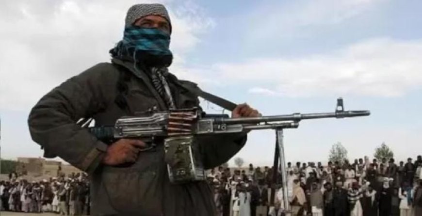 അഫ്ഗാനിസ്ഥാനിൽ പൊതു വധശിക്ഷ; കുടുംബാംഗങ്ങളെ കൊലപ്പെടുത്തിയ പ്രതിയെ 80,000 പേരുടെ സാന്നിധ്യത്തിൽ 13-കാരൻ വെടിവെച്ചു കൊന്നു