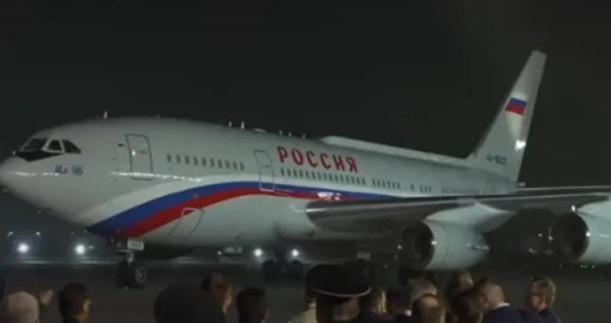 ഇന്ത്യാ സന്ദർശന വേളയിൽ ശ്രദ്ധാകേന്ദ്രമായി പുടിന്റെ RSD 369 Il-96-300:  പ്രസിഡൻഷ്യൽ ജെറ്റിനെക്കുറിച്ചുള്ള പ്രധാന വിവരങ്ങൾ