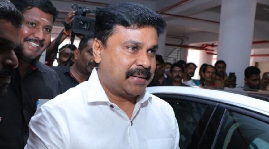 നടിയെ ആക്രമിച്ച കേസിൽഎട്ടാം പ്രതിയായ നടൻ ദിലീപിനെ വെറുതെ വിട്ടു. കേസിലെ ഒന്നാം പ്രതിയായ പൾസർ സുനിയടക്കമുള്ള ആറുപ്രതികൾ കുറ്റക്കാരെന്ന് കോടതി കണ്ടെത്തി.എറണാകുളം പ്രിൻസിപ്പൽ സെഷൻസ് കോടതിയാണ് ദിലീപിനെ വെറുതെവിട്ടുകൊണ്ടുള്ള വിധി പ്രസ്താവിച്ചത്.