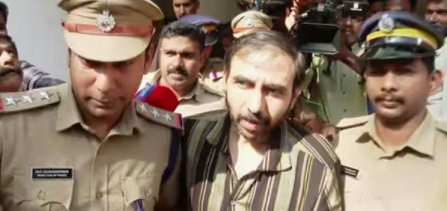 *ഗോവര്‍ധൻ സമര്‍പ്പിച്ച മാലയും കണക്കിൽപ്പെടുത്താതെ ദേവസ്വം ബോർഡ്*