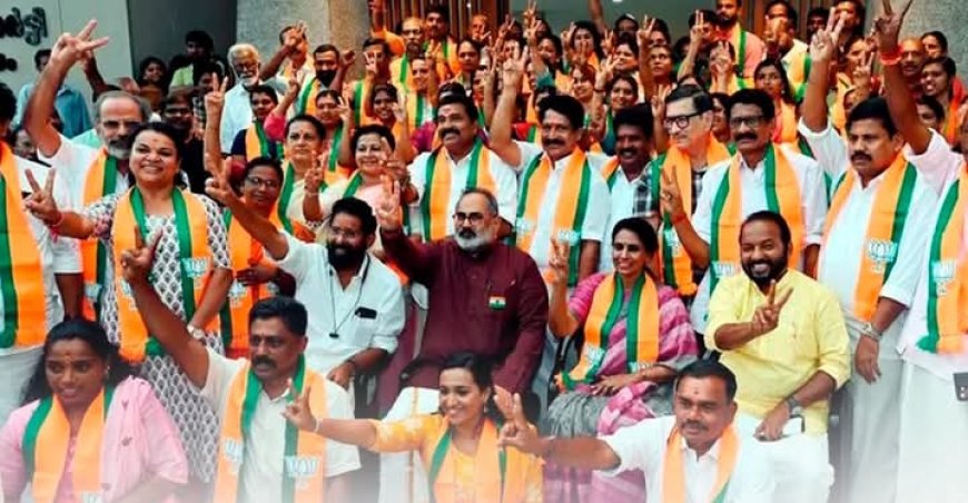 തിരുവനന്തപുരം നഗരസഭയിലേക്ക് തിരഞ്ഞടുത്ത ബി ജെ പി യുടെനിയുക്ത കൗൺസിലർമാരുടെ പ്രവർത്തനം ആരംഭിക്കുന്നത് ശ്രീപദ്മനാഭ സ്വാമി ക്ഷേത്രത്തിൻ്റെ കിഴക്കേ ഗോപുര നടയിൽ നിന്ന്.  