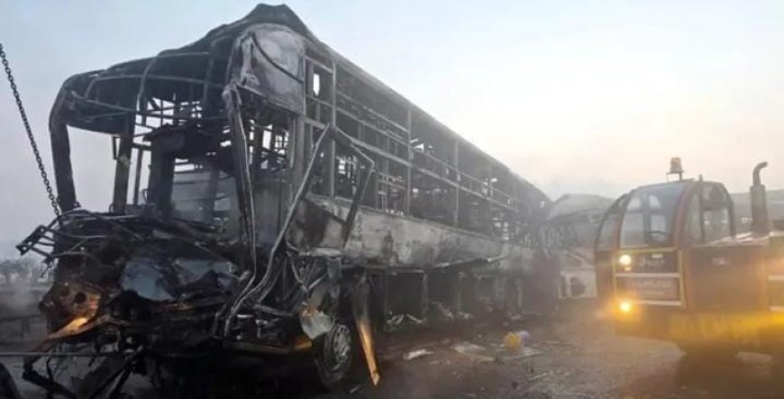 ഡൽഹി-ആഗ്ര എക്സ്പ്രസ് വേയിൽ മഥുരയിൽ വാഹനങ്ങൾ കൂട്ടിയിടിച്ച് തീപിടിച്ച് മരിച്ചവരുടെ എണ്ണം 13 ആയി