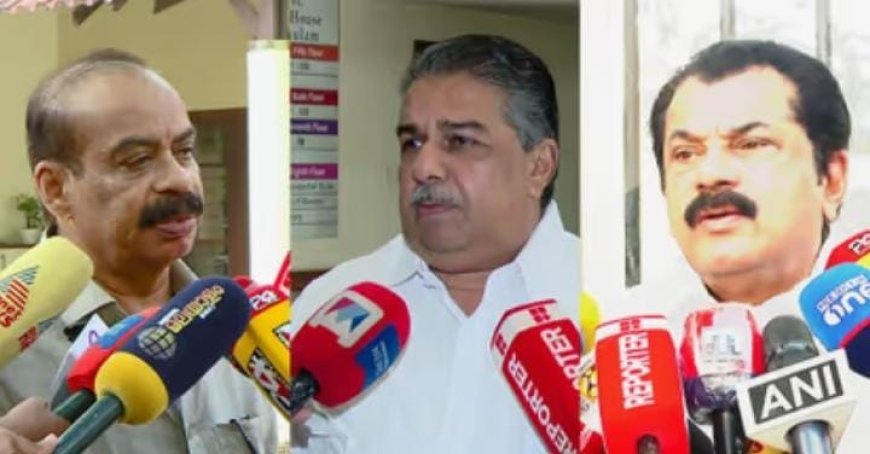 വാക്കുകൾ മുറിഞ്ഞ് സത്യൻ അന്തിക്കാട്; ബഹുമുഖ പ്രതിഭയായിരുന്നു ശ്രീനിവാസനെന്ന് സജി ചെറിയാൻ, സിനിമയിൽ വിട്ടുവീഴ്ച്ചക്ക് തയ്യാറാവാത്തയാളെന്ന് മുകേഷ്