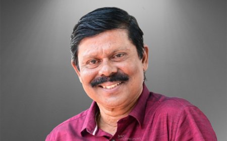 *ചന്ദ്രിക ചീഫ് ഫോട്ടോഗ്രാഫർ കെ ഗോപകുമാർ (58)* *കാരയ്ക്കാമണ്ഡപത്തിനു സമീപം വാഹനാപകടത്തിൽ മരിച്ചു. ഗോപകുമാർ സഞ്ചരിച്ചിരുന്ന ബൈക്ക് വേറെ ഒരു ബൈക്കു മായി കൂട്ടി ഇടിക്കുകയും നീയന്ത്രണം വിട്ടു ബൈക്ക് ksrtc ബസിന്റെ പുറകു വശത്തു ഇടിച്ചു റോഡിലേക്ക് വീഴുകയായിരുന്നു. പ്രാഥമിക വിവരം.